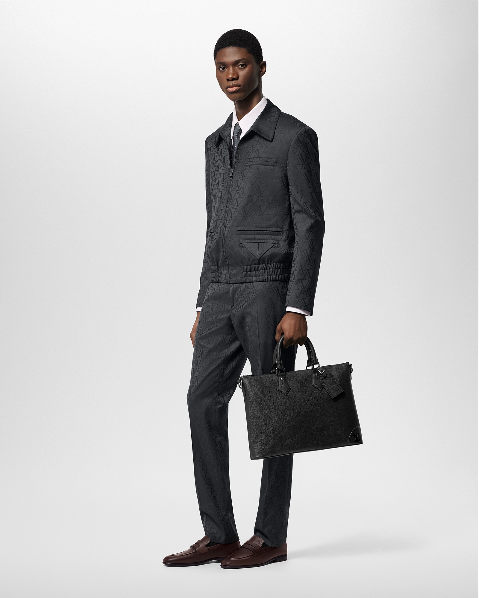 Slim Briefcase NV Taiga Leather - Men - Bags | LOUIS VUITTON ®